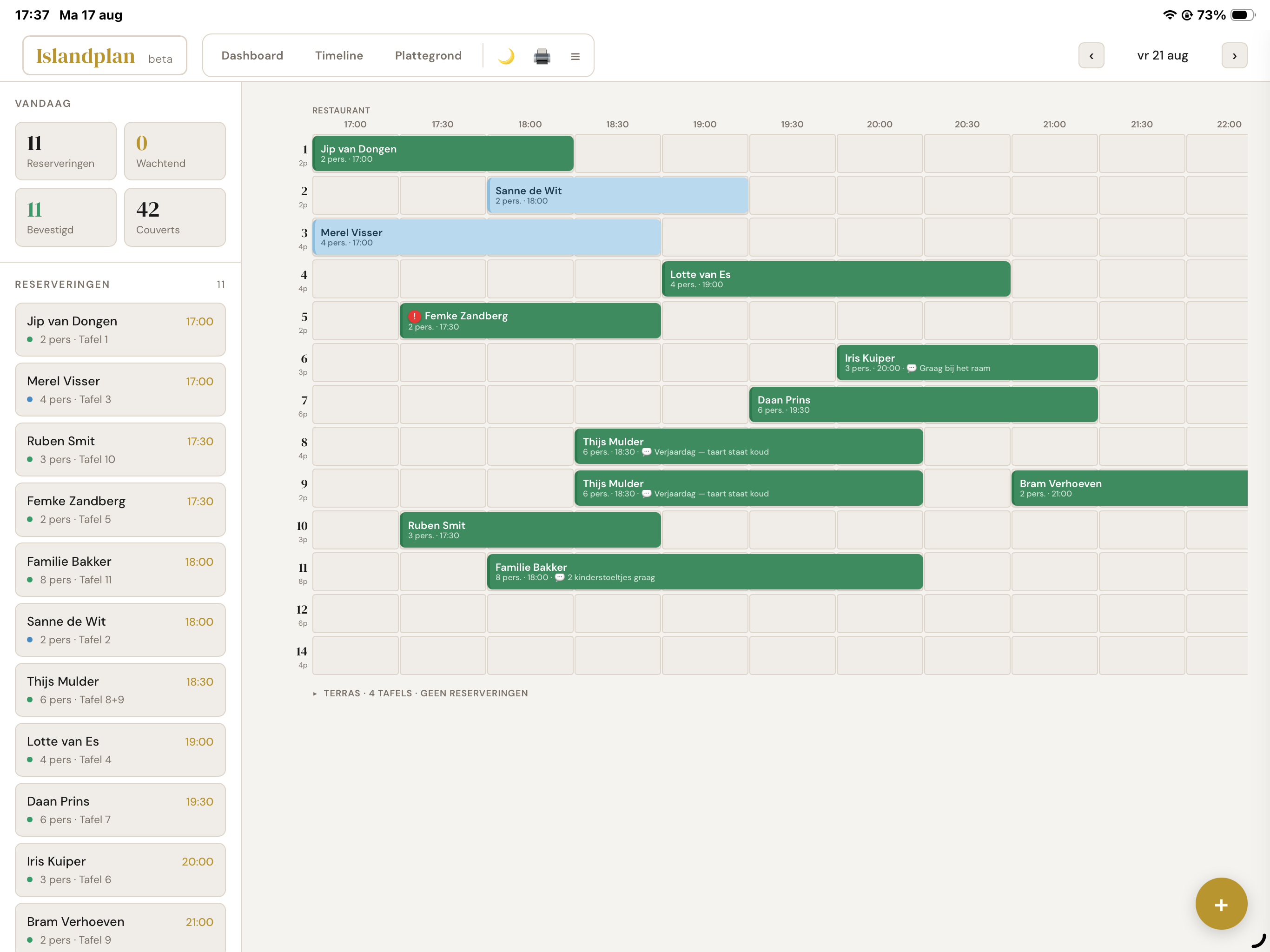 Islandplan-timeline met fictieve reserveringen, tijden en tafels